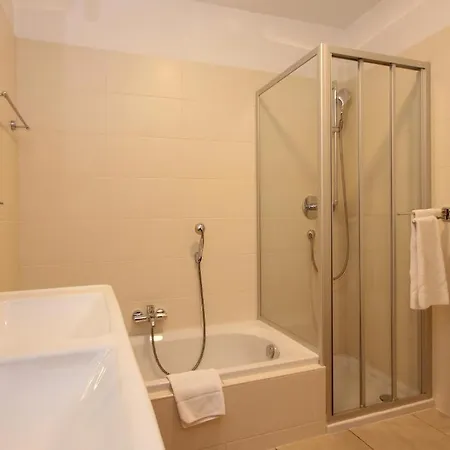 Avenida & Golf By Alpin Apartment